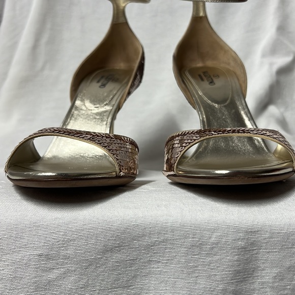 Valentino gold sequin heels - Picture 3 of 13